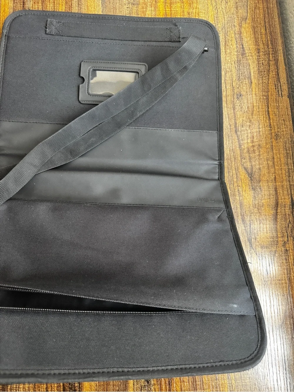 belkin case shoulder
